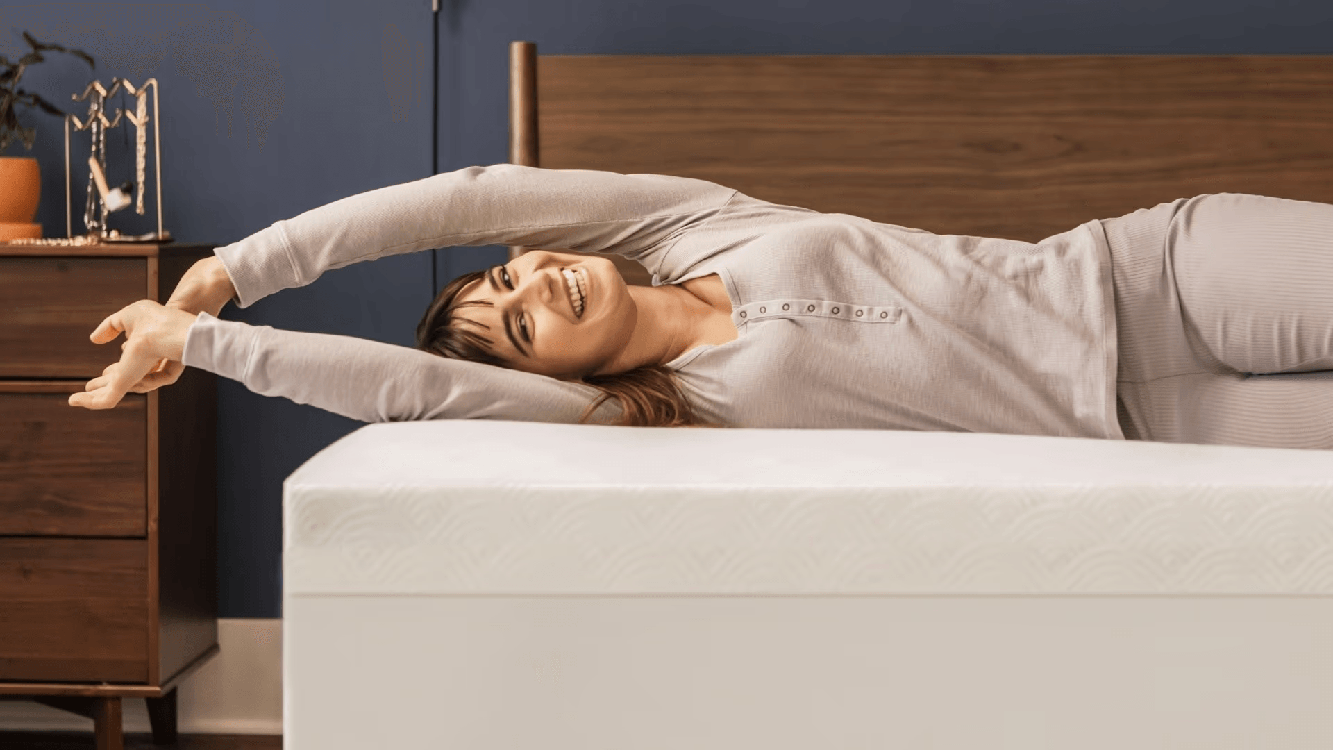 TEMPUR-Cloud 3 inch Topper Lifestyle