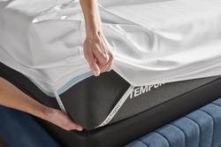 Luxe Egyptian Sheet Set in White Life Style Photo